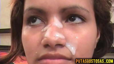 ਕੁੜੀ ਡਿੱਕ ਨੂੰ ਚੂਸਦੀ ਹੈ